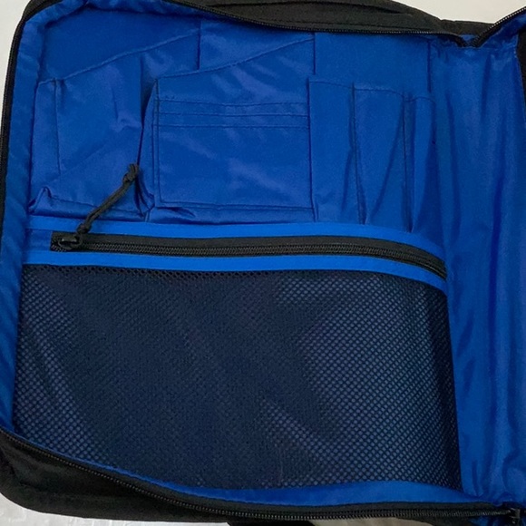 Jansport FIRST CLASS 13” messenger - Blk/Blue Streak - Picture 6 of 14
